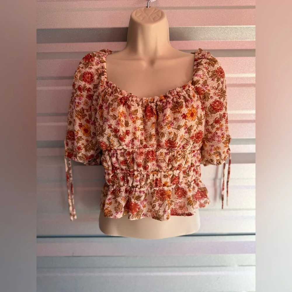 Women’s LUSH Jax Cropped Boho Floral Puff Sleeve Blouse Size Small - Picture 2 of 11